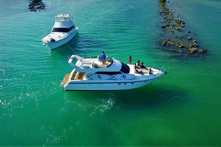 Sunset Yacht Cruise on a 47' Azimut — 2 Hours in the Riviera Maya photo 4