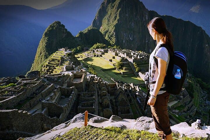 Sacred Valley & Short Inca Trail: Machu Picchu by Train and Hike (3 Days)
