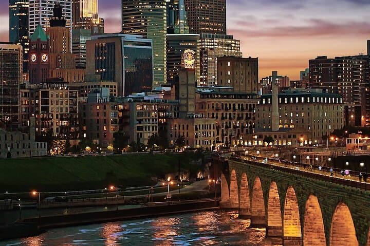 Minneapolis River Walk: Self-Guided Audio Tour Along the Mississippi