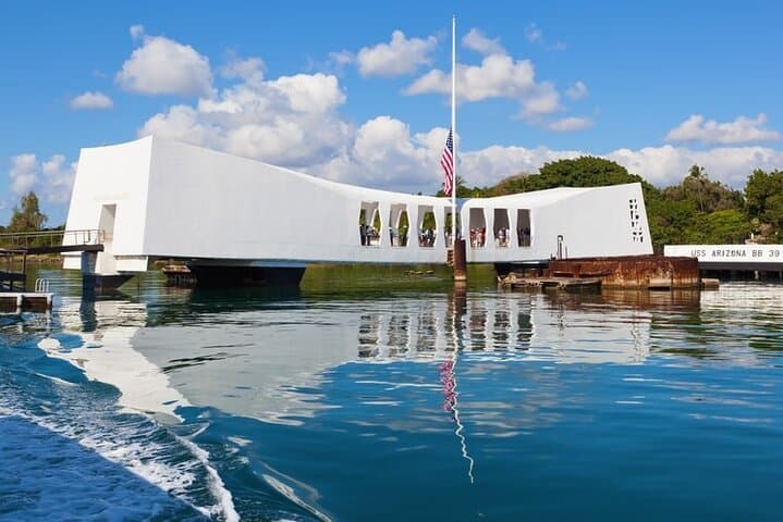 Private Pearl Harbor & Honolulu Downtown Tour from Waikiki