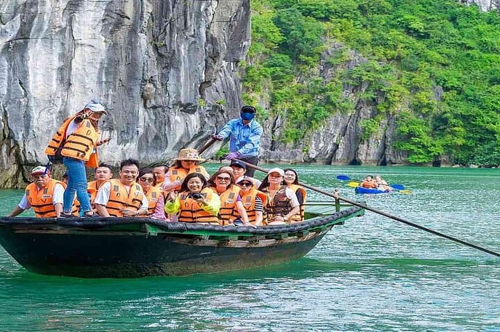 Halong Bay 2-Day Luxury Viola Cruise — Bai Tu Long & Thien Canh Son Cave photo 3