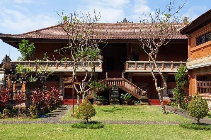 Denpasar History Walk: Private Bali Museum & Bajra Sandhi Monument Tour photo 3