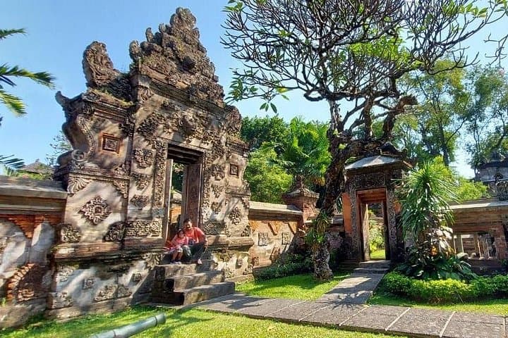 Denpasar History Walk: Private Bali Museum & Bajra Sandhi Monument Tour photo 4