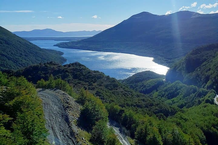 Escondido and Fagnano Lakes 4x4 Tour from Ushuaia with Breakfast photo 1