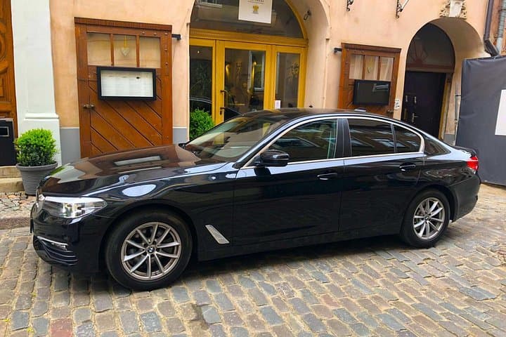 Private Washington Airport Transfer (IAD & DCA) — Door-to-Door Sedan, MPV, Van photo 1