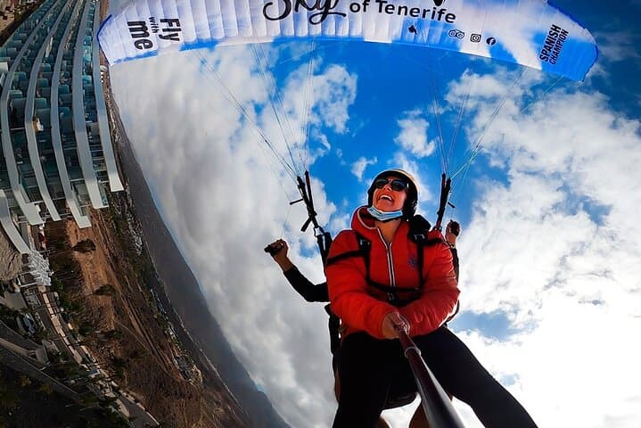 Acrobatic Paragliding with Spanish Champion in Tenerife — Tandem Aerobatic Flight