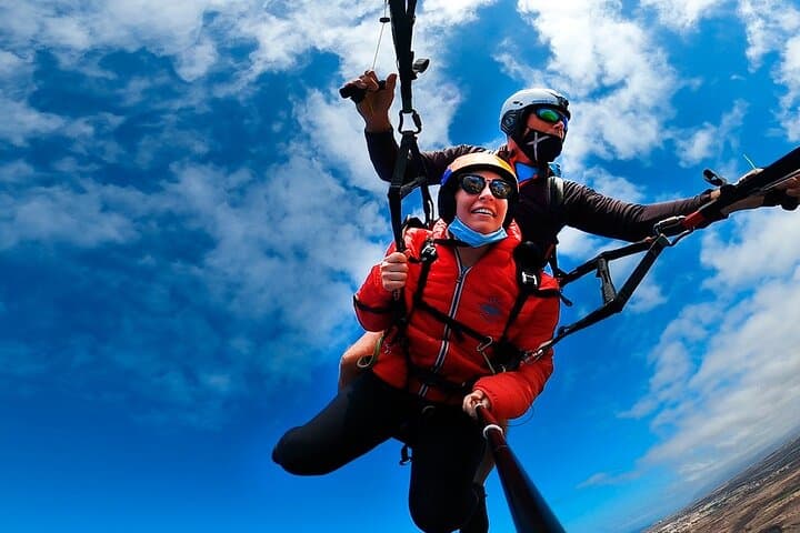 Acrobatic Paragliding with Spanish Champion in Tenerife — Tandem Aerobatic Flight photo 2