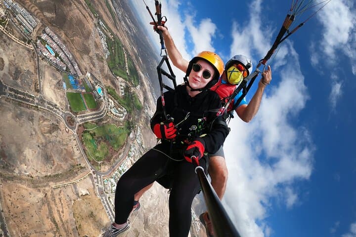 Acrobatic Paragliding with Spanish Champion in Tenerife — Tandem Aerobatic Flight photo 4