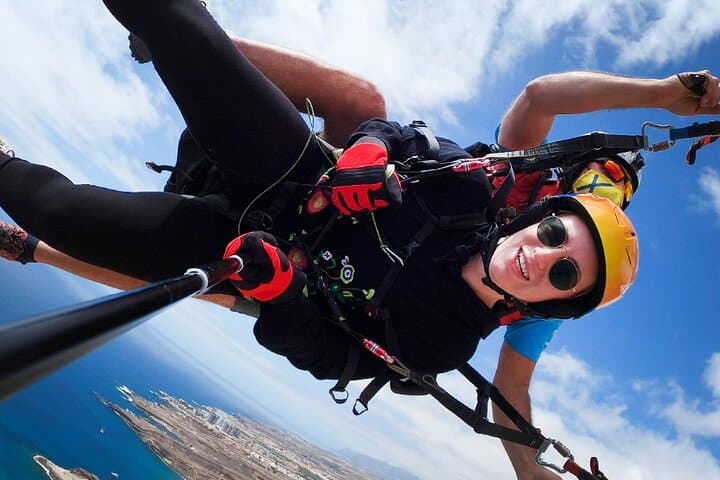 Acrobatic Paragliding with Spanish Champion in Tenerife — Tandem Aerobatic Flight photo 5