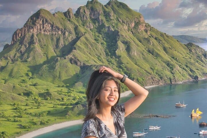 Speed-Boat Komodo Archipelago: Padar, Komodo, Pink Beach & Manta Day Trip photo 2