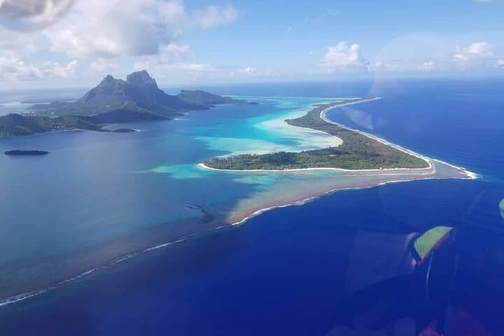 Private Microlight Flight Over Raiatea & Tahaa Motus photo 6