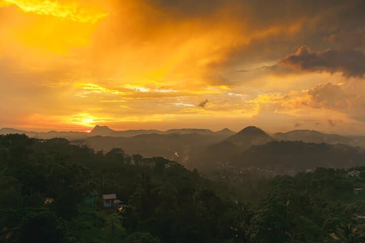 Ceylon Backpacker Tour: 3N/4D Trekking Alagalla, Village Trails & Kandy Temples photo 4
