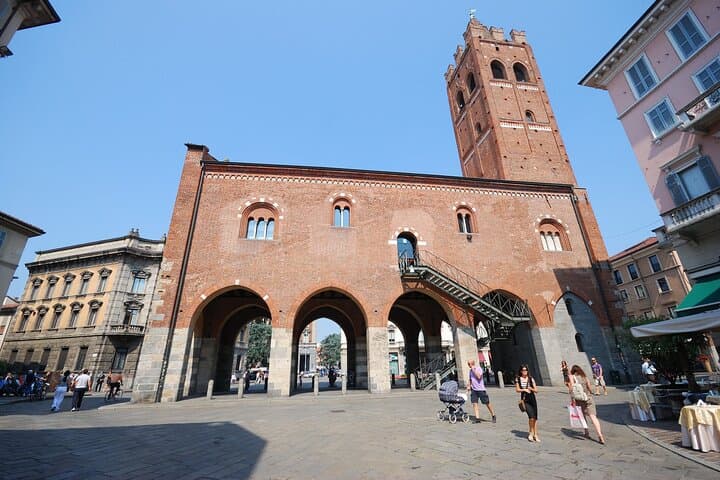 Historic Monza Walking Tour — Villa Reale, Duomo & Monza Park photo 3