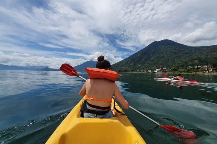 Paddle Lake Atitlán: Kayak from San Pedro to Las Cristalinas photo 2