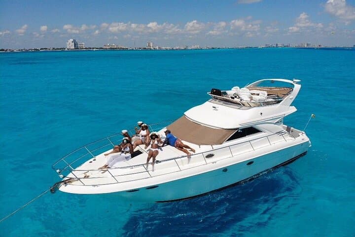 Private SeaRay 46ft Yacht Charter in Cancun to Isla Mujeres and Snorkel