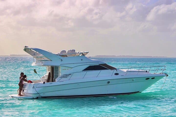 Private SeaRay 46ft Yacht Charter in Cancun to Isla Mujeres and Snorkel photo 3