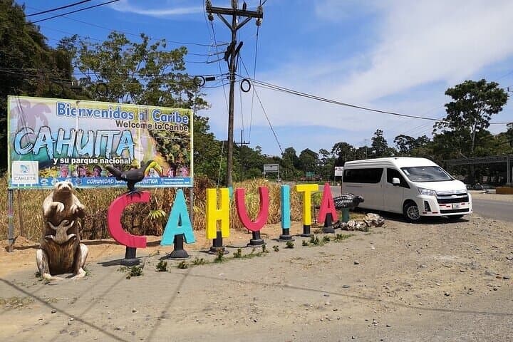 Jaguar Rescue Center & Cahuita National Park Day Tour from Puerto Viejo photo 1