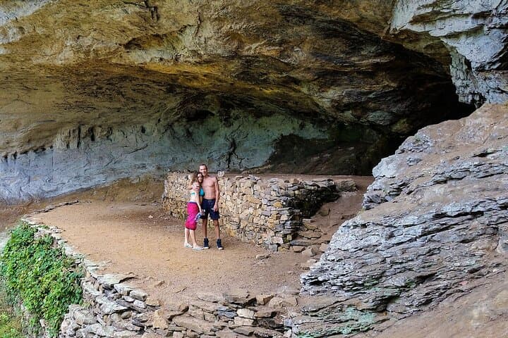 Exploring Belilena Cave: Day Tour from Colombo to Kitulgala photo 4