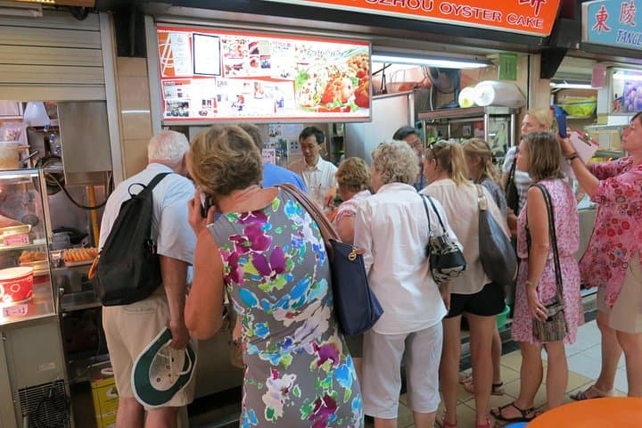 Singapore Chinatown Private Food Tour: Hawker Delights & Cultural Walk photo 3