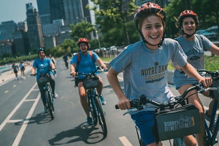 Explore Chicago’s Iconic Sights and Flavors on a Family-Friendly Bike Tour