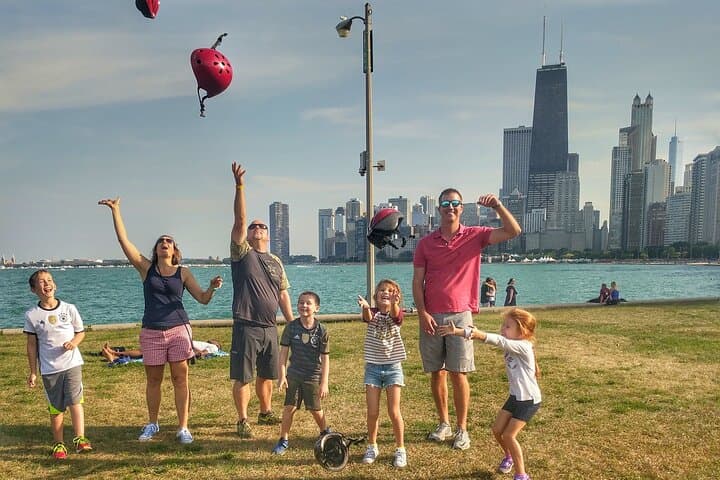 Explore Chicago’s Iconic Sights and Flavors on a Family-Friendly Bike Tour photo 4