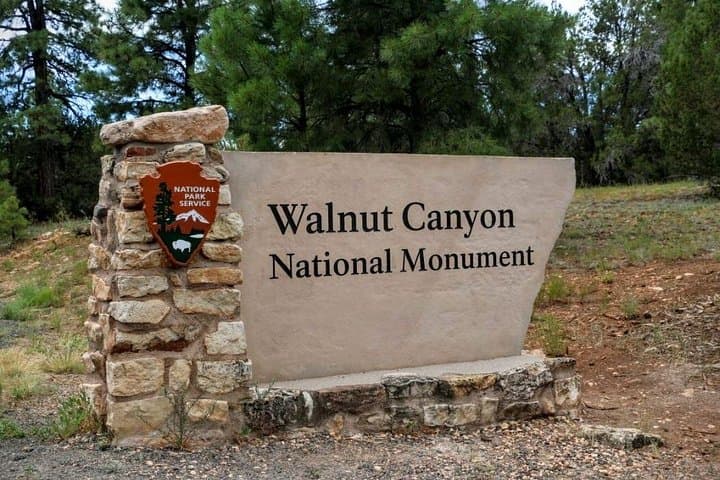 Meteor Crater and Walnut Canyon Day Tour from Phoenix: Private Northern Arizona Excursion photo 4