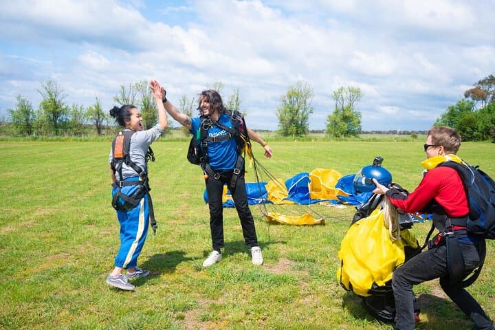 Tandem Skydive Over Great Ocean Road from Melbourne — 15,000ft Coastal Jump photo 5