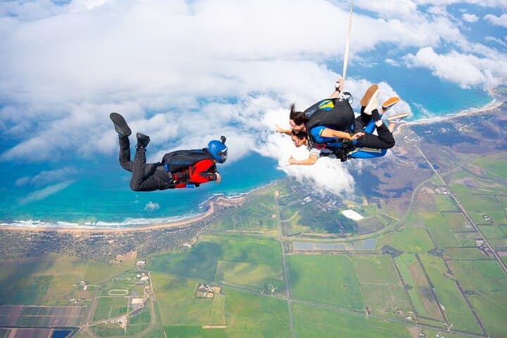 Tandem Skydive Over Great Ocean Road from Melbourne — 15,000ft Coastal Jump photo 6