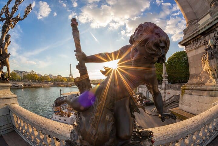 Skip-the-Line Eiffel Tower: 2nd Floor & Summit Access with Seine River Cruise photo 4