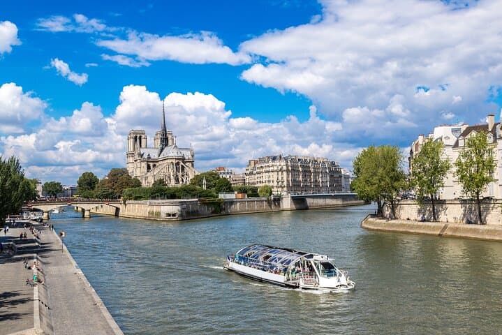 Skip-the-Line Eiffel Tower: 2nd Floor & Summit Access with Seine River Cruise photo 2