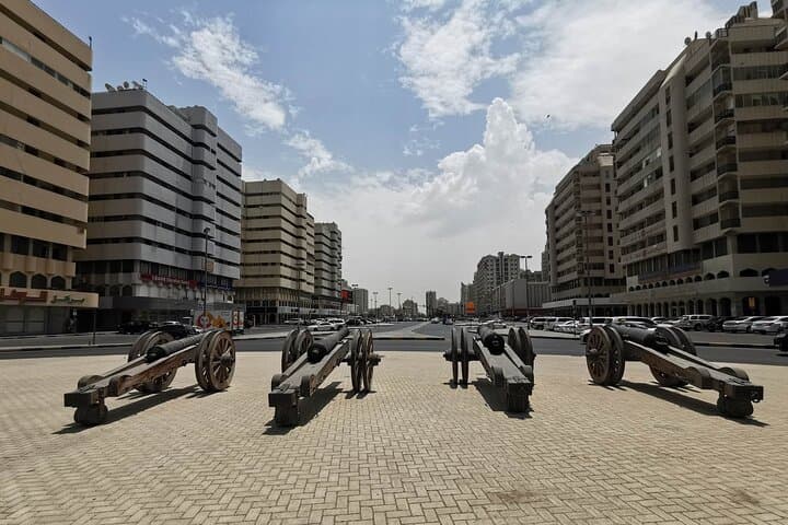 Sharjah Half-Day Cultural Tour from Dubai — Aquarium, Fort & Traditional Lunch photo 4