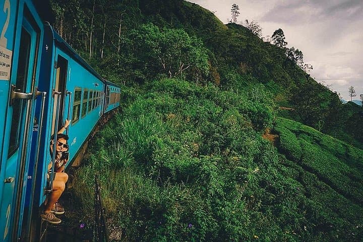 Colombo to Ella by Rail: Hill-Country Train, Little Adam's Peak & Nine Arch Bridge photo 4