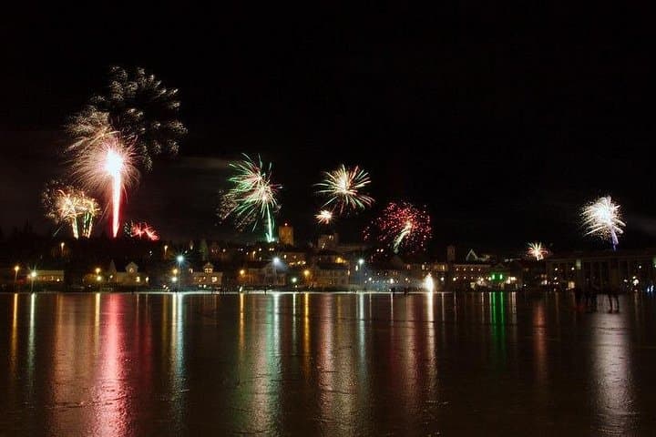 Reykjavík New Year's Eve Fireworks & Northern Lights Cruise aboard the Amelia Rose photo 2