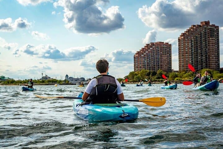 Kayak the NYC Skyline: One-Hour Guided Kayak Tour from Jersey City photo 2