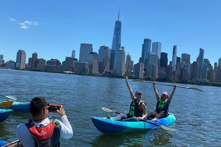 Kayak the NYC Skyline: One-Hour Guided Kayak Tour from Jersey City photo 5