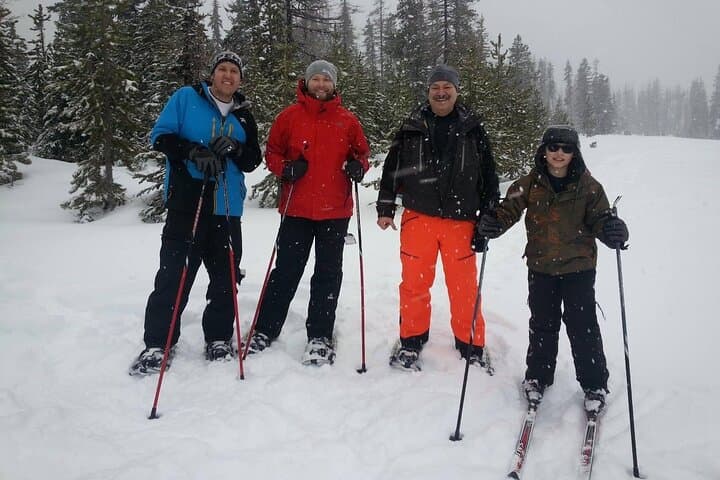 Blue Mountains Snowshoe Rental from Dusty's — Day or Week Gear for Winter Trails photo 2