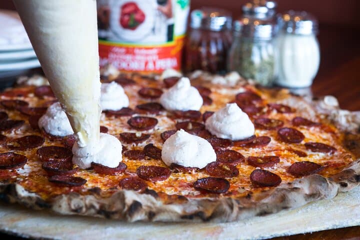 Chicago Neighborhood Pizza Tour: Bus Guide to Deep-Dish, Coal-Oven & Thin-Crust Classics photo 6