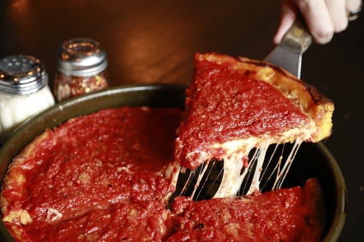 Chicago Neighborhood Pizza Tour: Bus Guide to Deep-Dish, Coal-Oven & Thin-Crust Classics photo 2