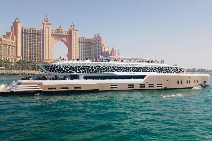 Dubai Luxury Mega-Yacht Dinner Cruise with International Buffet