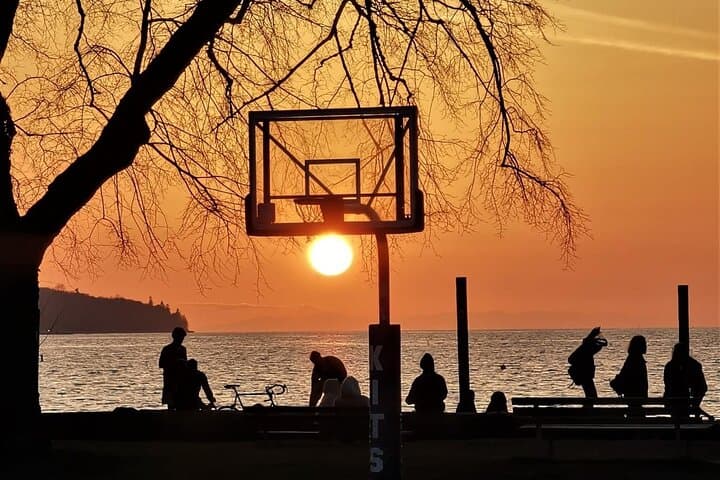 Half-Day Romantic Vancouver City Tour for Couples - Private Sightseeing & Sunset photo 5