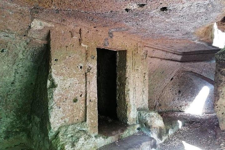Dog-Friendly Trek Through Sutri, Nepi and Civitacastellana: Archaeology & Streams Near Rome photo 2