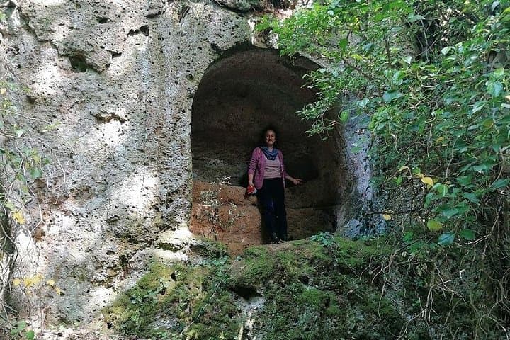 Dog-Friendly Trek Through Sutri, Nepi and Civitacastellana: Archaeology & Streams Near Rome photo 3