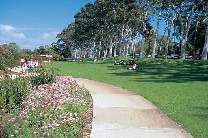 7-Day Perth Grand Package: Pinnacles, Rottnest & Margaret River photo 4