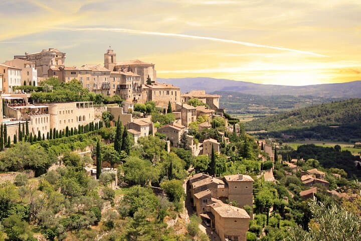 Luberon Day Trip from Avignon: Gordes, Roussillon, Fontaine-de-Vaucluse & Ménerbes photo 1