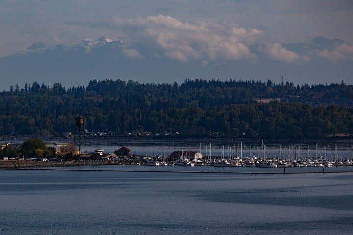 Private Border Corner Tour from Bellingham — Peace Arch, Lynden & Birch Bay photo 6
