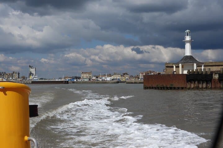 Lowestoft Coastal Sightseeing: High-Speed Jet Boat Tour from South Pier