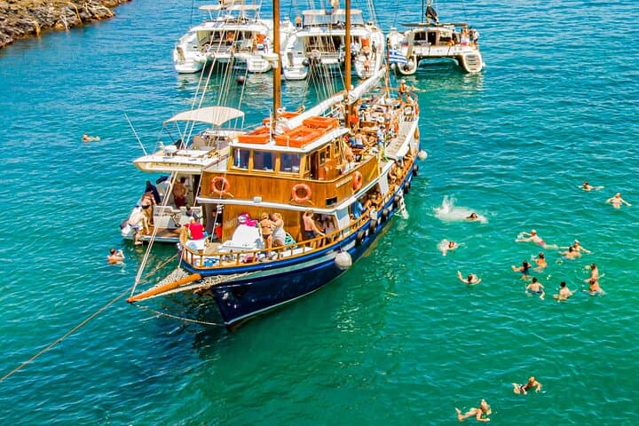 Santorini Volcano Cruise: Hot Springs & Thirasia Day Tour photo 1