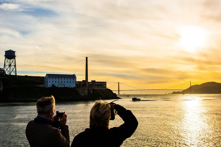 San Francisco City Lights Cruise: 2-Hour Sunset & Twilight Bay Cruise photo 3