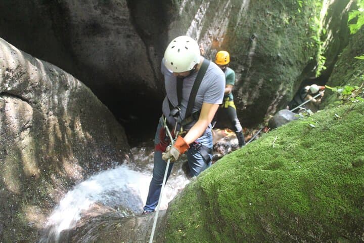 La Fortuna Rafting and Canyoning: Balsa River Rapids and Waterfall Rappels photo 3