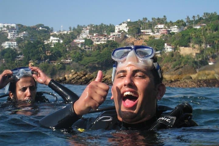 Roqueta Island Beginner Scuba: 1- or 2‑Tank Boat Dives in Acapulco photo 3
